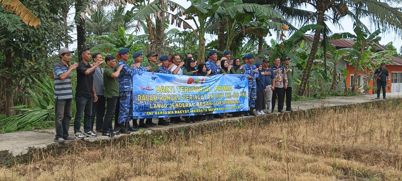 Dalam rangka memperingati HUT ke-80 Tentara Nasional Indonesia (TNI), Lanud Jenderal Besar Soedirman menggelar Bakti